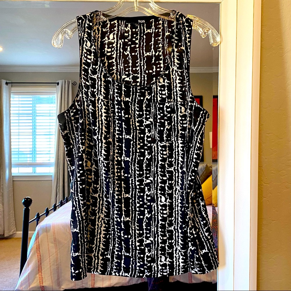 tas black and white career top